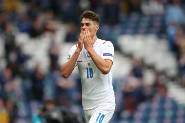 电子游戏平台-希克：上半场就觉得可以吊门 队友：最佳进球就它了